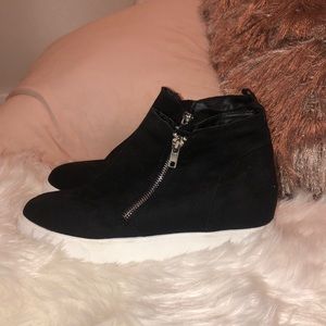 Women’s Black High Top Soda Shoes